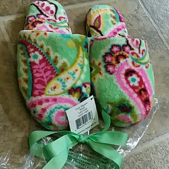 Vera Bradley Shoes - NWT, 💕Vera Bradley Cozy Slippers, Size Small 5-6